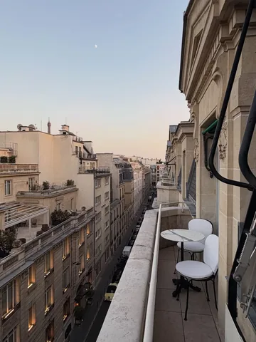 johanneshuebl Instagram post about Paris luxury hotel stay