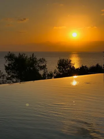 johanneshuebl Instagram post about Ibiza holiday