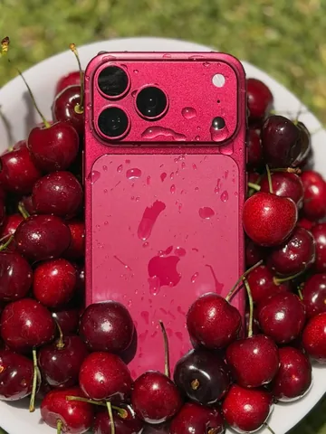 jonrettinger Instagram post about IPhone 18 Pro Max color leak