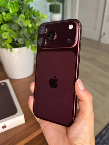 jonrettinger Instagram post about IPhone 18 Pro Max product color