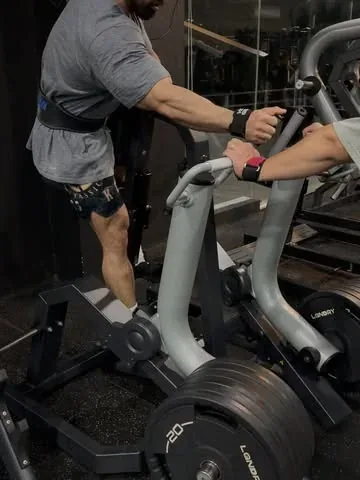 joven_sagabain Instagram post about Strength training