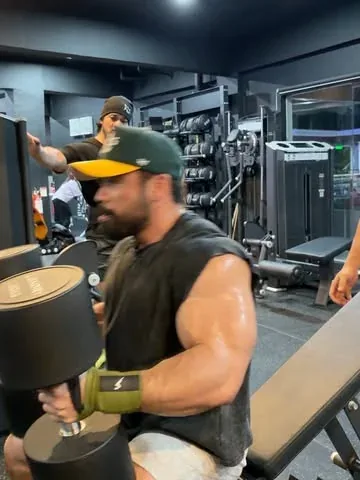 joven_sagabain Instagram post about Strength training