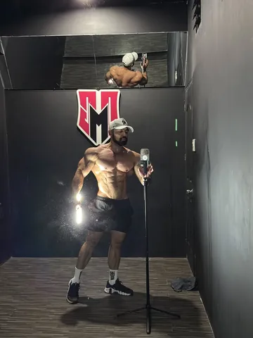joven_sagabain Instagram post about Muscle building