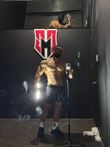 joven_sagabain Instagram post about Fitness training