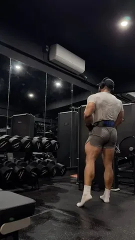 joven_sagabain Instagram post about Glute training