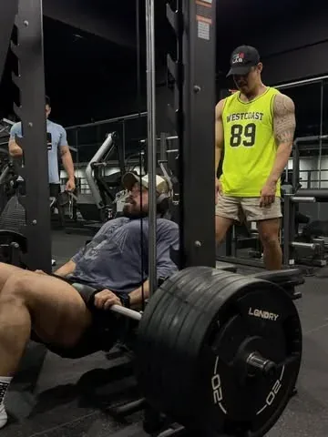 joven_sagabain Instagram post about Fitness routine
