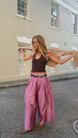 juliaberolzheimer Instagram post about Pants recommendation