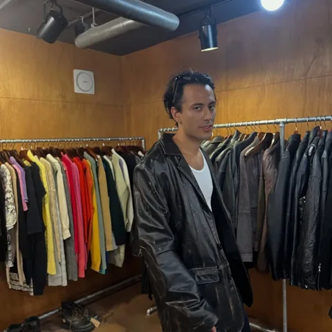 juliandeguz13 Instagram post about Travel and nightlife