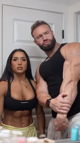 _juliarene Instagram post about Gym couple humor