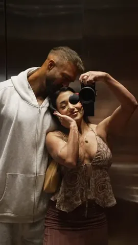 _juliarene Instagram post about Gym couple humor