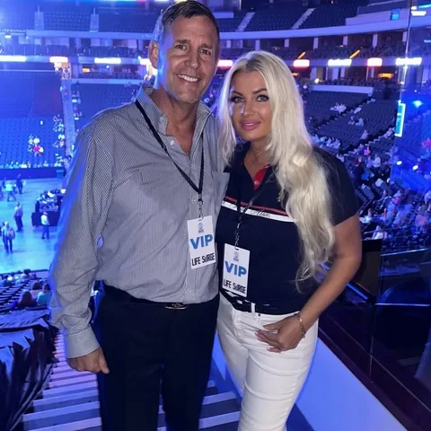 Julia Reno Instagram post thumbnail