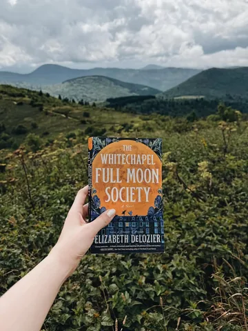 juliawreads Instagram post about Book review