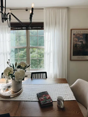 juliawreads Instagram post about Book review