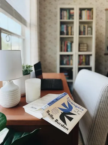 juliawreads Instagram post about Memoir review