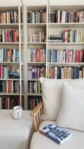 juliawreads Instagram post about Home library