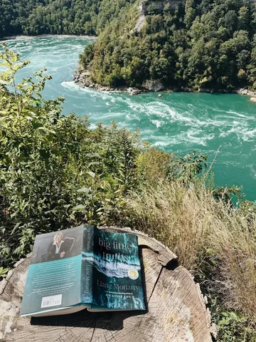 juliawreads Instagram post about Book review