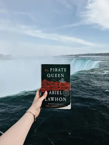 juliawreads Instagram post about Book review