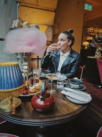 kaisafit Instagram post about London birthday trip