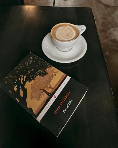 kaitsbookcase Instagram post about Favorite book