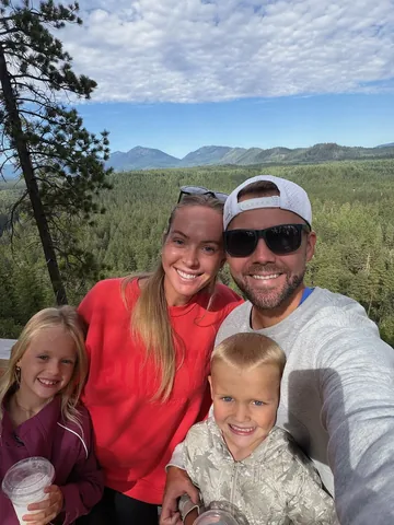 karlierae Instagram post about Travel and family memories