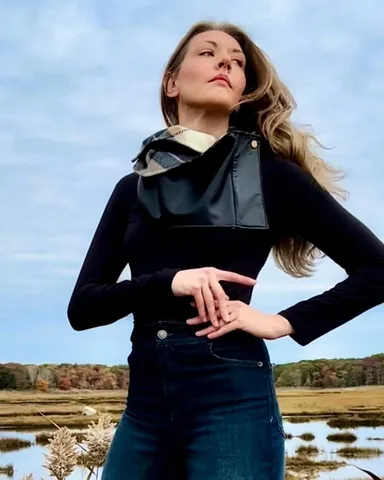 katgermosen Instagram post about Vegan leather scarf