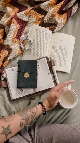 kath_reads Instagram post about Cozy reading routine