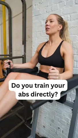 katiecrewe Instagram post about Workout adherence and core training