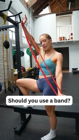 katiecrewe Instagram post about Pull up and chin up progression