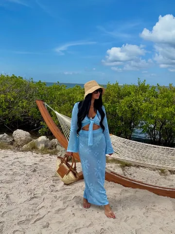 kaylamoliveira Instagram post about Beach fashion