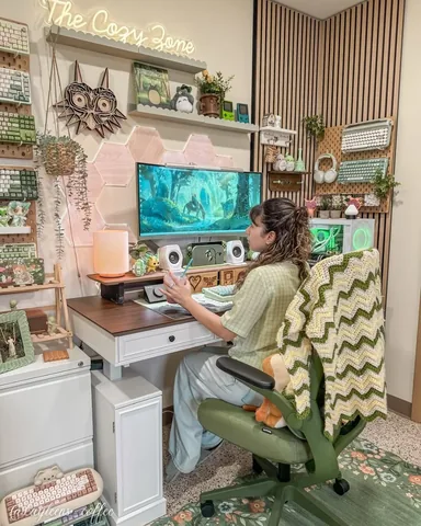 kayleens_coffee Instagram post about Work from home lifestyle
