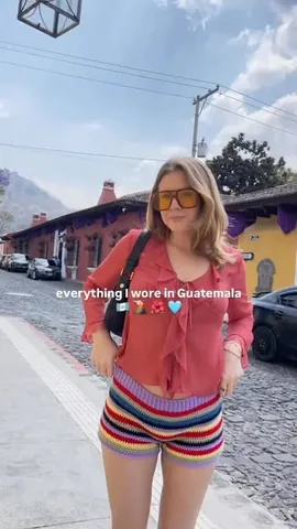 _kellygooch Instagram post about Vacation outfits