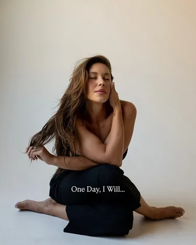 kelseywells Instagram post about Eating disorder recovery awareness