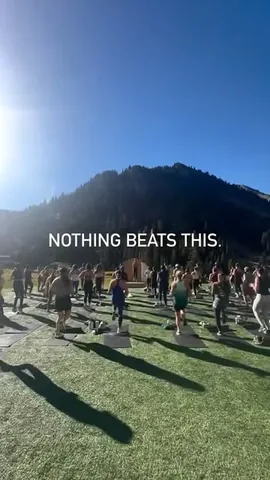 kelseywells Instagram post about Live fitness events