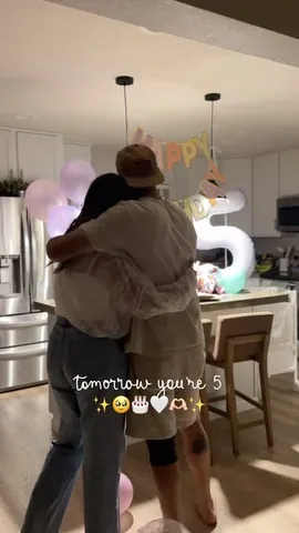 kelsiekristine Instagram post about Birthday preparation