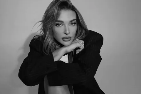 kendallvertes Instagram post about Professional lifestyle