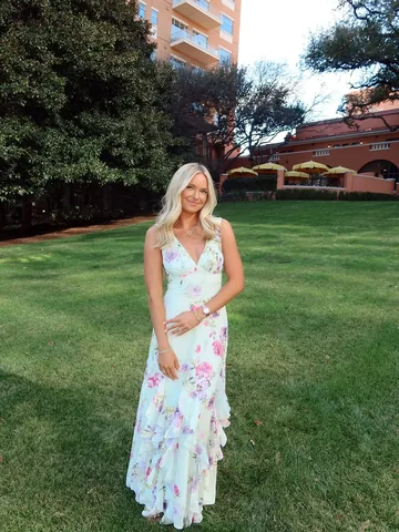 kinsysmith Instagram post about Spring fashion