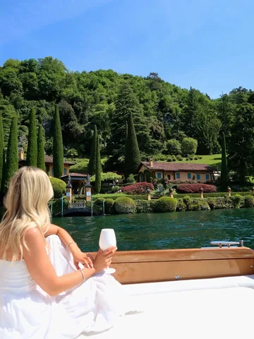 kinsysmith Instagram post about Lake Como travel