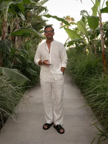 kosta_williams Instagram post about Linen fashion