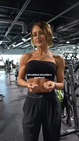 lainijojo Instagram post about Shoulder workout