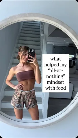 lainijojo Instagram post about Relationship with food
