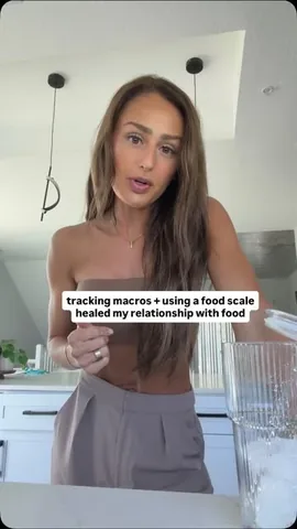 lainijojo Instagram post about Macro tracking