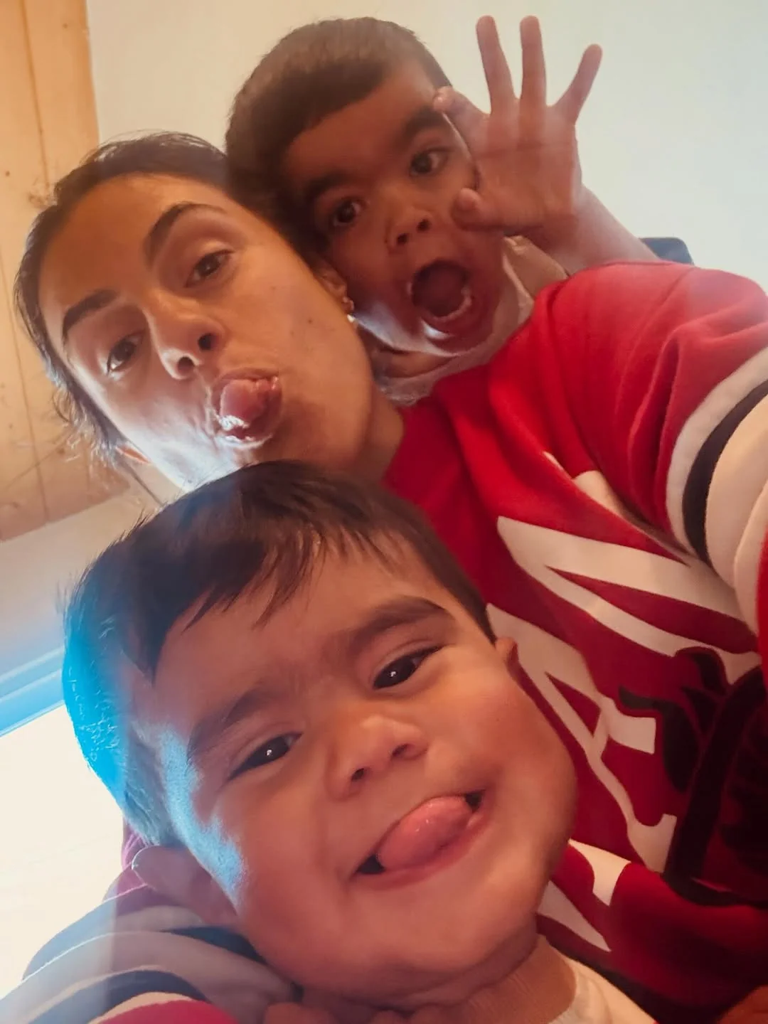lasamsanchez Instagram post about Family affection
