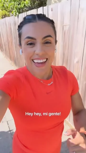 lasamsanchez Instagram post about AirPods Pro 3 during running