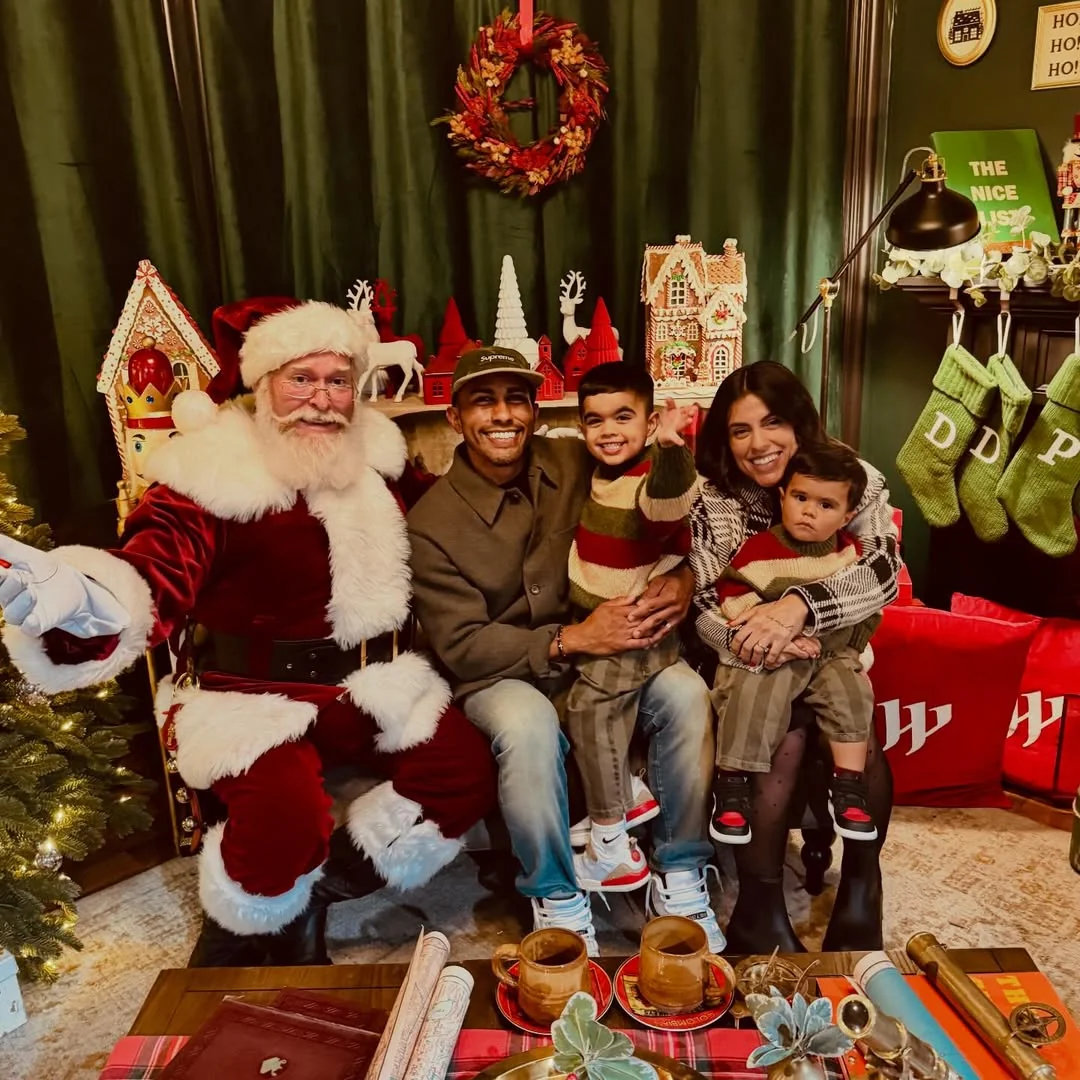 lasamsanchez Instagram post about Children's Santa photo