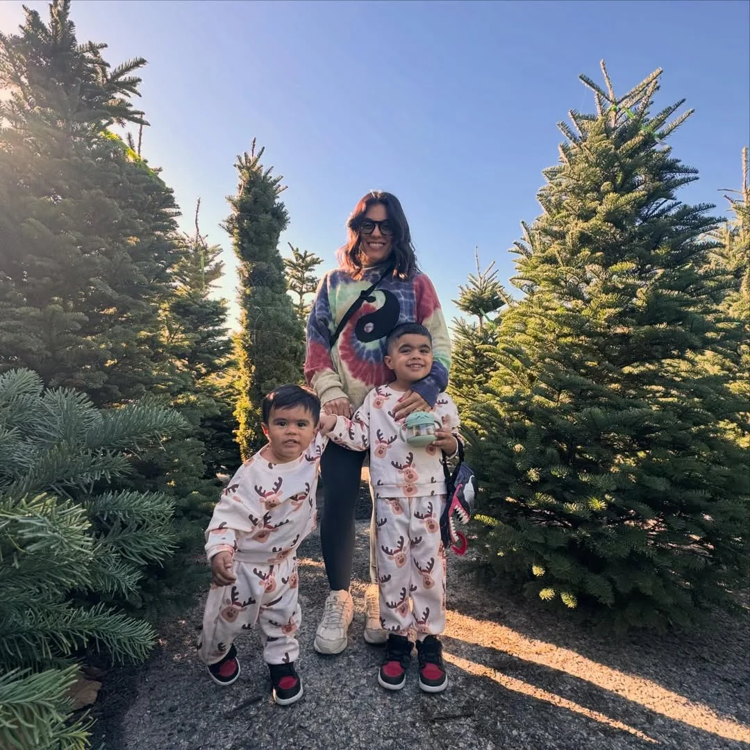 lasamsanchez Instagram post about Pregnancy and family holiday outing