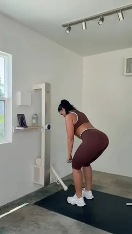 lateciat Instagram post about Fitness and activewear