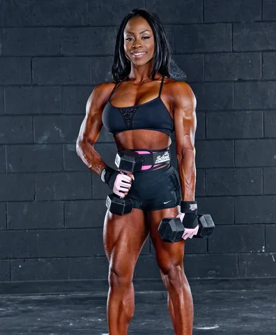 latoryawatts Instagram post about Lifting gear