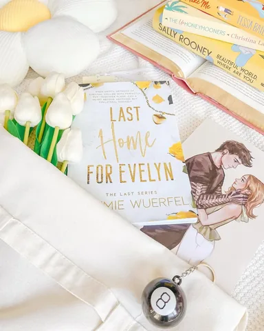 laurabookish Instagram post about Romance book showcase