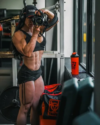 laurenforshehulk Instagram post about Fitness brand promotion