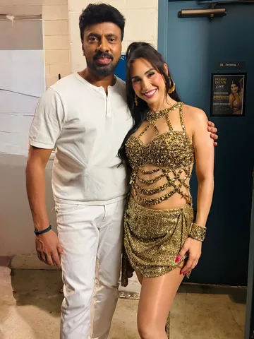 laurengottlieb Instagram post about Artist profile and professional praise